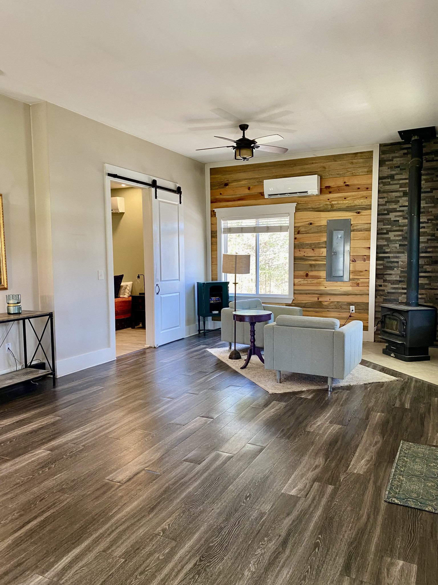 164 Rattlesnake Road McMinnville, TN 37110 - Photo 13 of 45 a living room with furniture and a table