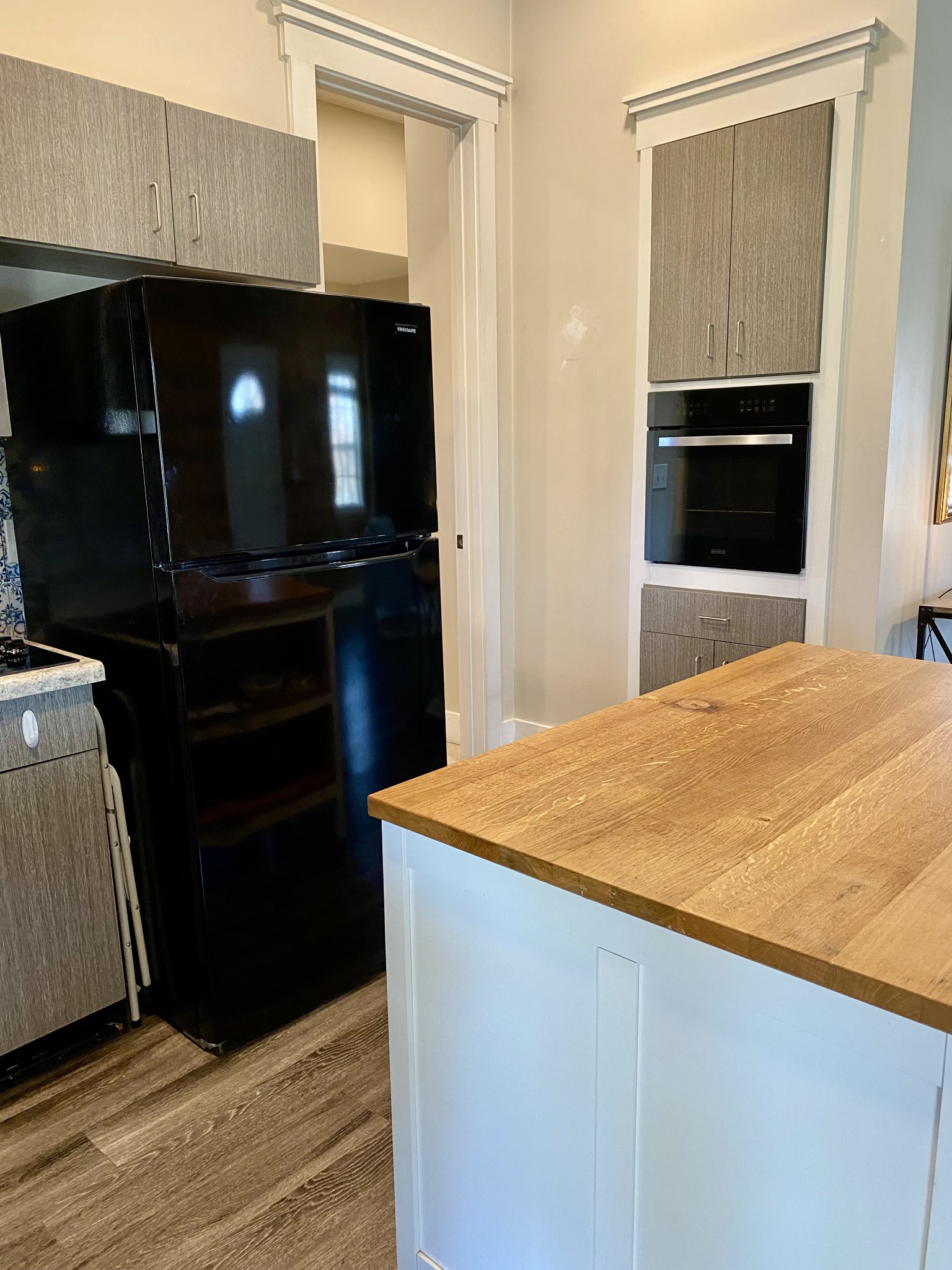 164 Rattlesnake Road McMinnville, TN 37110 - Photo 19 of 45 a close view of washer and dryer