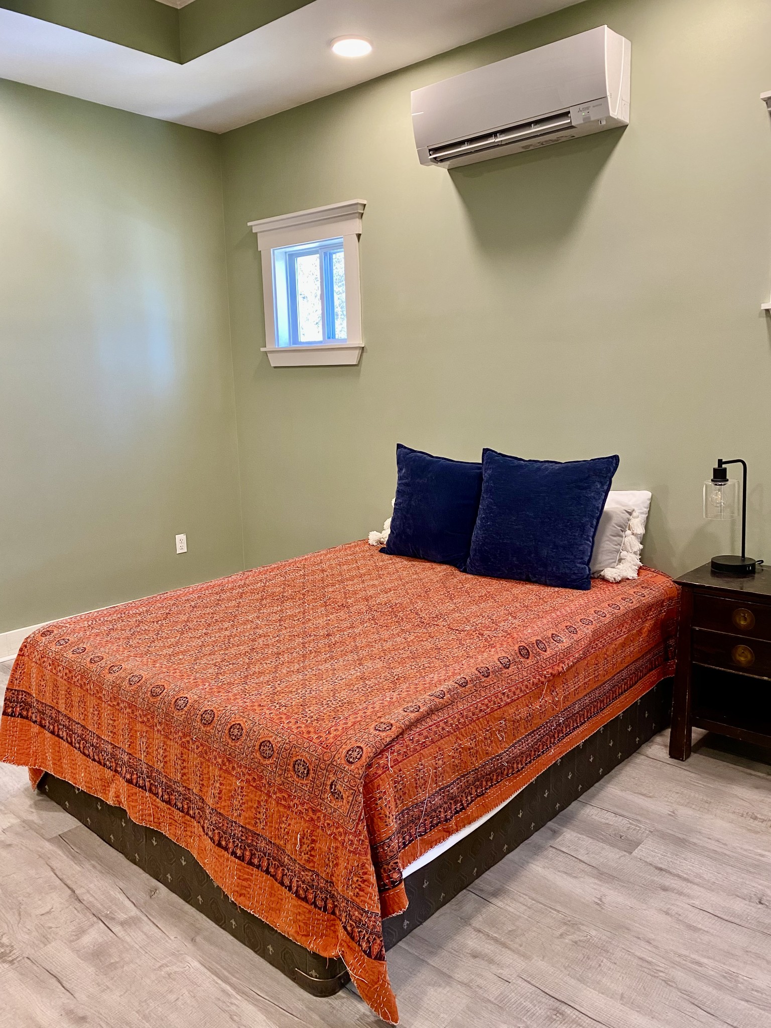 164 Rattlesnake Road McMinnville, TN 37110 - Photo 26 of 45 a large bed sitting in a bedroom next to a window