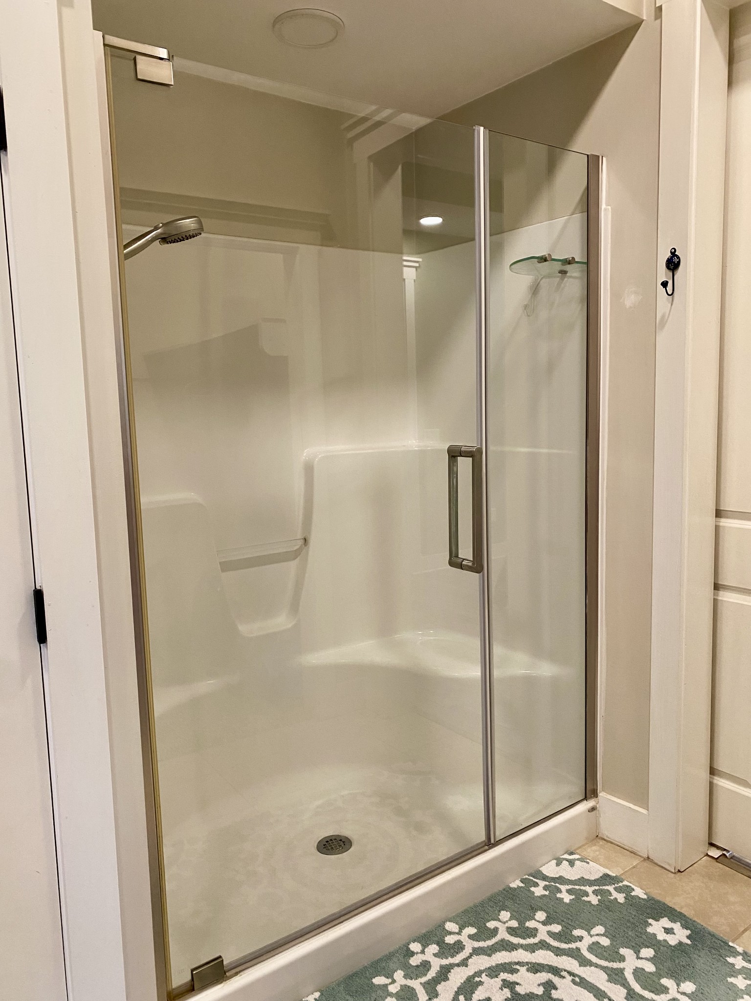 164 Rattlesnake Road McMinnville, TN 37110 - Photo 33 of 45 a bathroom with a glass shower door