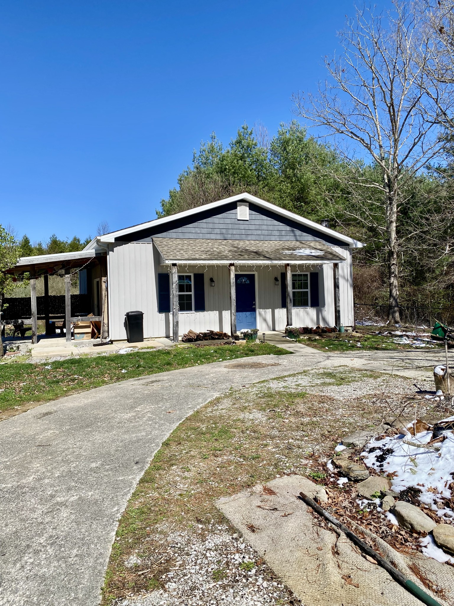 164 Rattlesnake Road McMinnville, TN 37110 - Photo 39 of 45 a front view of a house with a yard