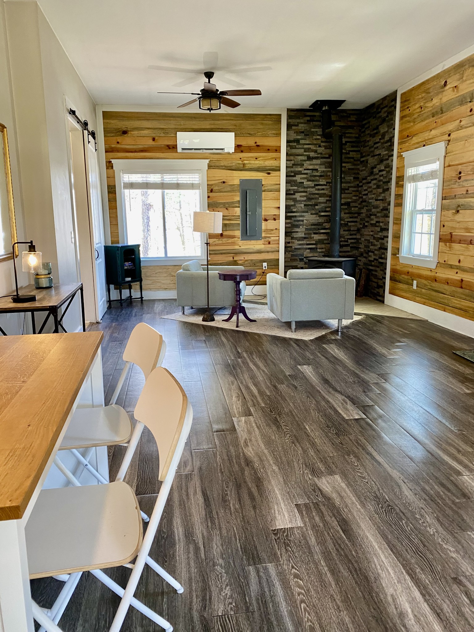 164 Rattlesnake Road McMinnville, TN 37110 - Photo 5 of 45 a living room with furniture and a large window