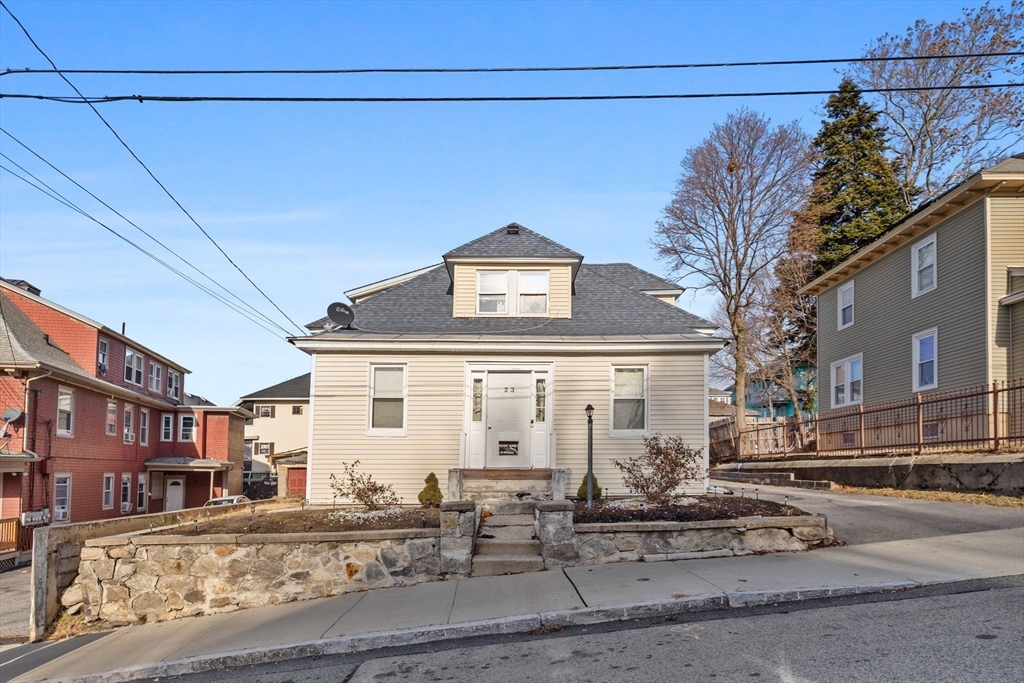 23 Summit Avenue Lawrence, MA 01841 - Photo 1 of 31
