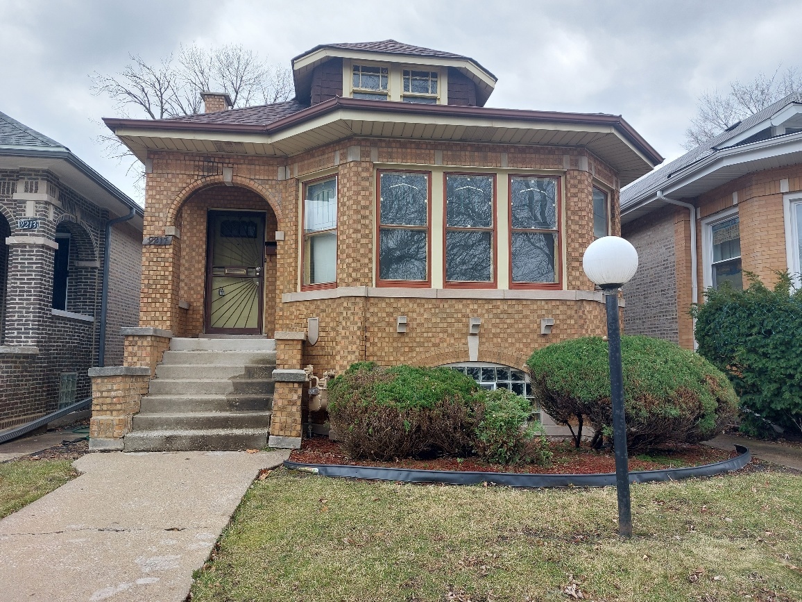 9217 South Racine Avenue Chicago, IL 60620 - Photo 1 of 15 Gallery Image 1