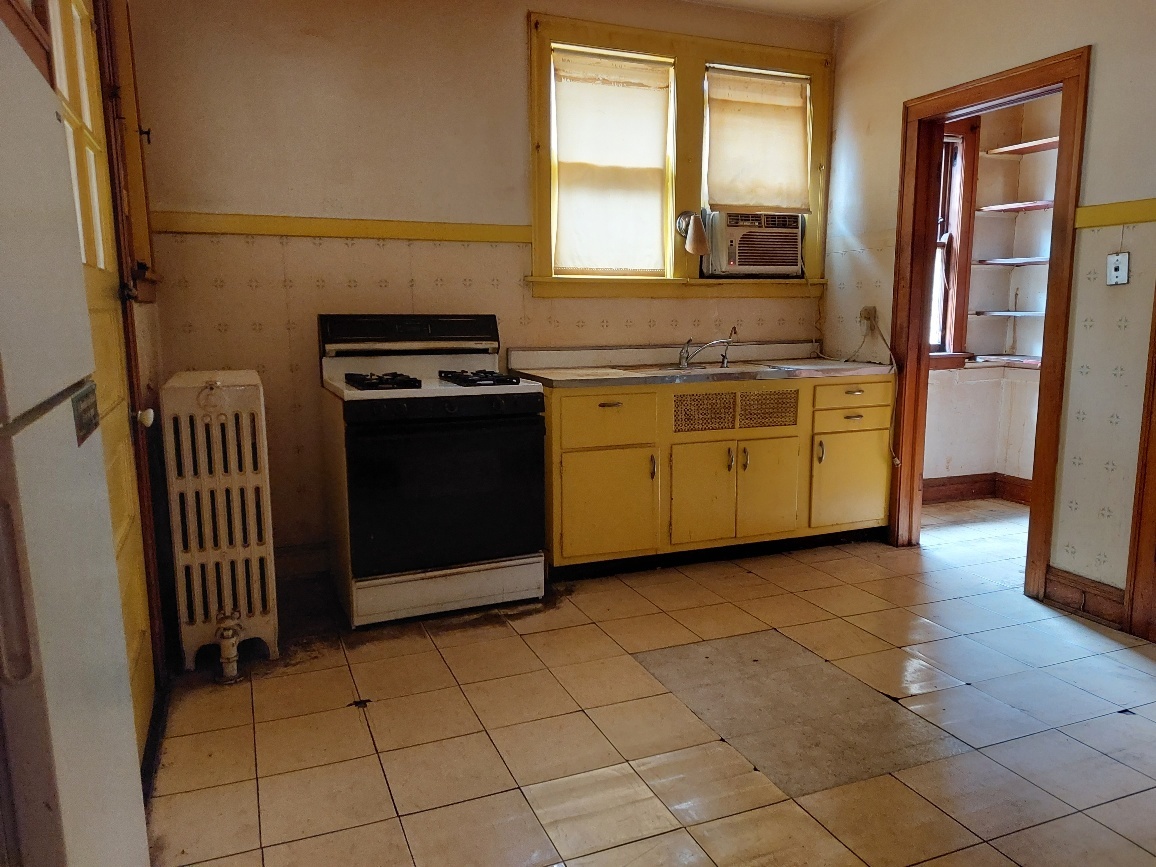 9217 South Racine Avenue Chicago, IL 60620 - Photo 5 of 15 Gallery Image 5