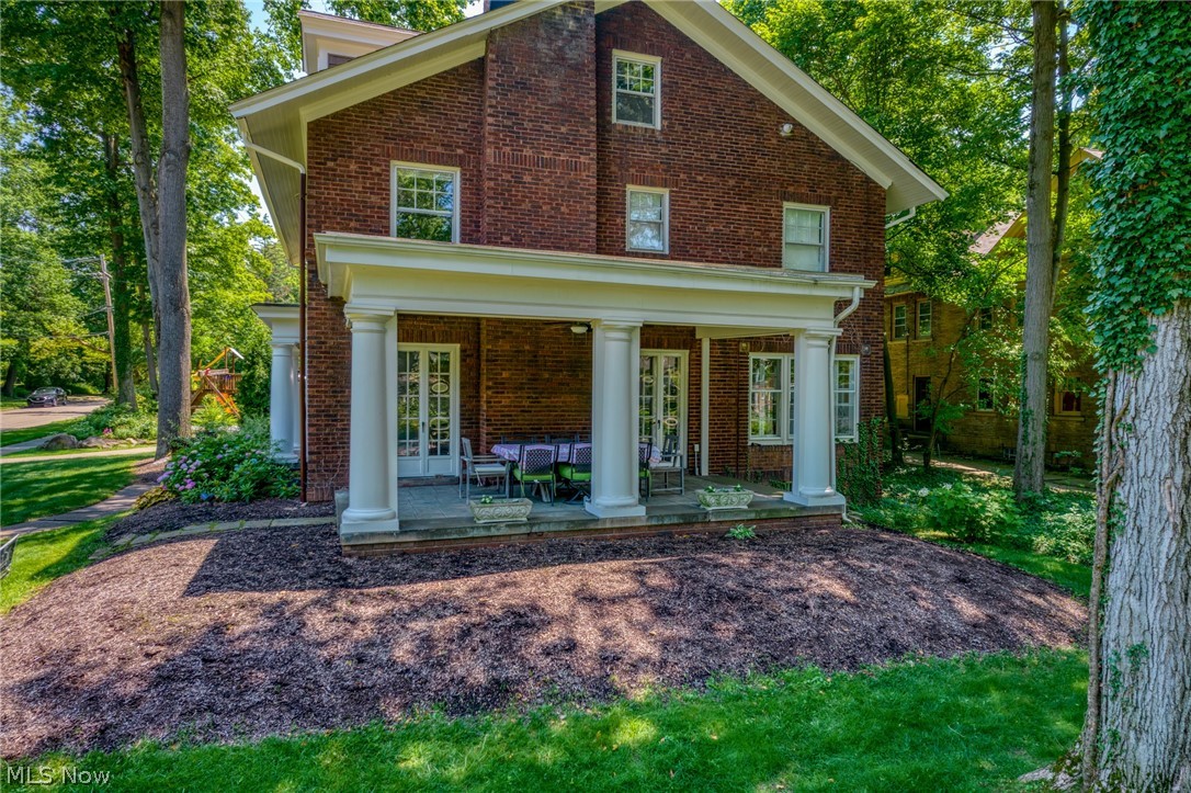 3050 Monmouth Road Cleveland Heights, OH 44118 - Photo 4 of 42 Beautiful side porch