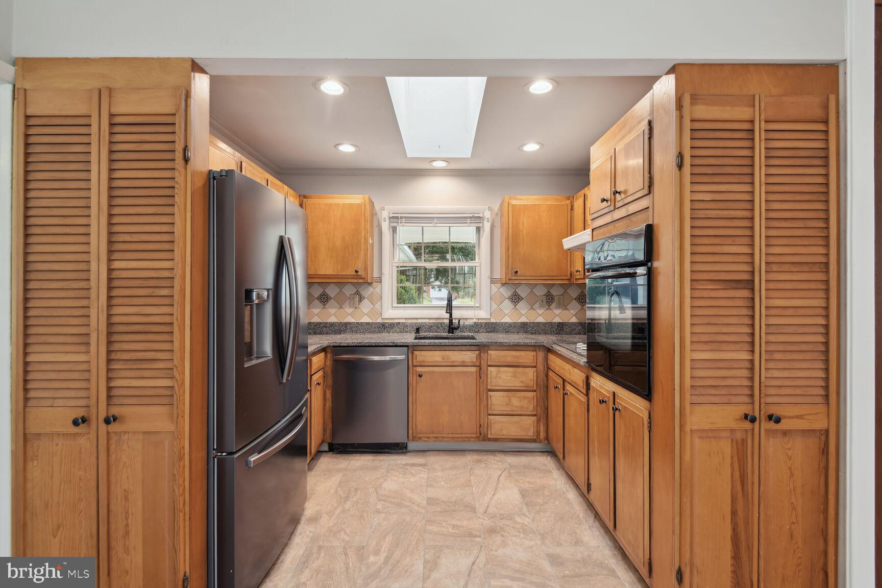 16110 Pointer Ridge Drive Bowie, MD 20716 - Photo 9 of 28