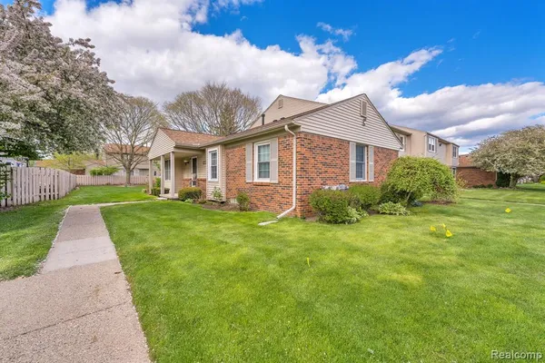 $234,900 | 24228 Bashian Drive, Novi, MI 48375