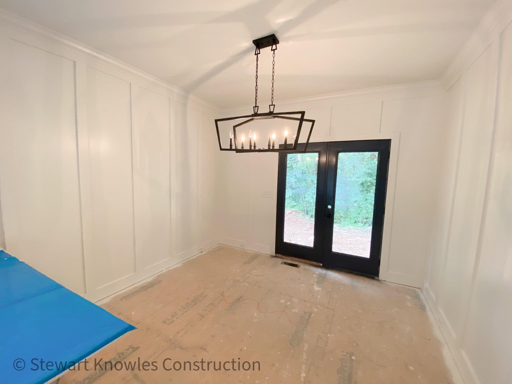 6700 Murfreesboro Road Lebanon, TN 37090 - Photo 7 of 16 a view of a room with window and chandelier