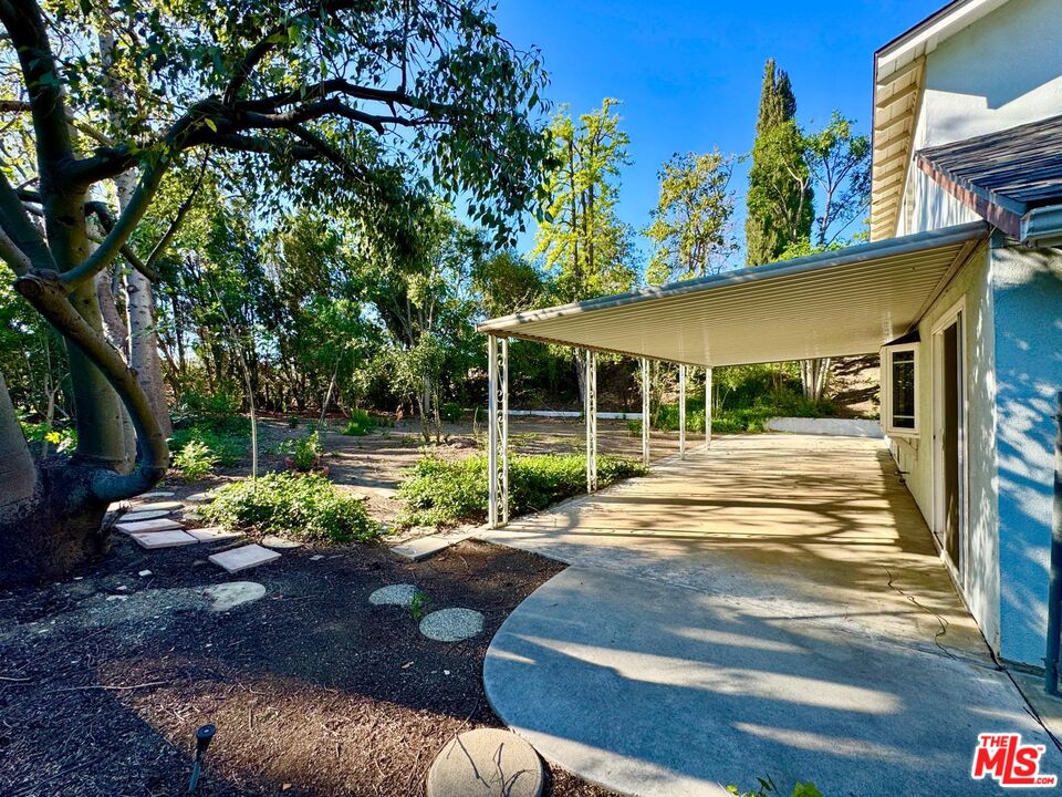 26026 Adamor Road Calabasas, CA 91302 - Photo 40 of 42 Gallery Image 40