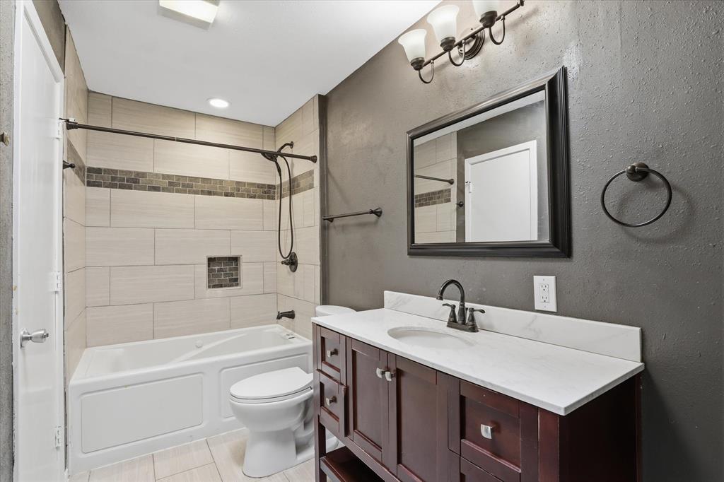 2613 Country Valley Road Garland, TX 75043 - Photo 21 of 40 Gallery Image 21