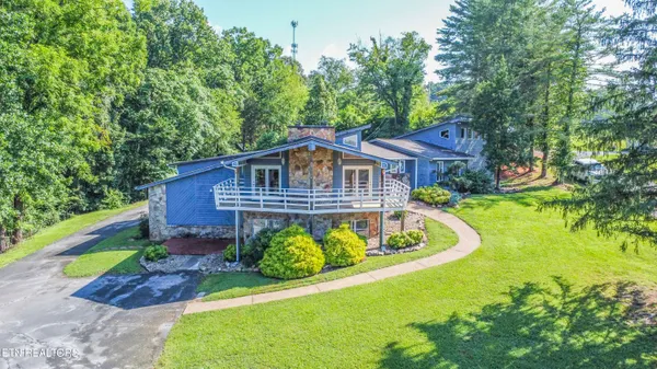 $588,800 | 111 Rogers Lane, La Follette, TN 37766