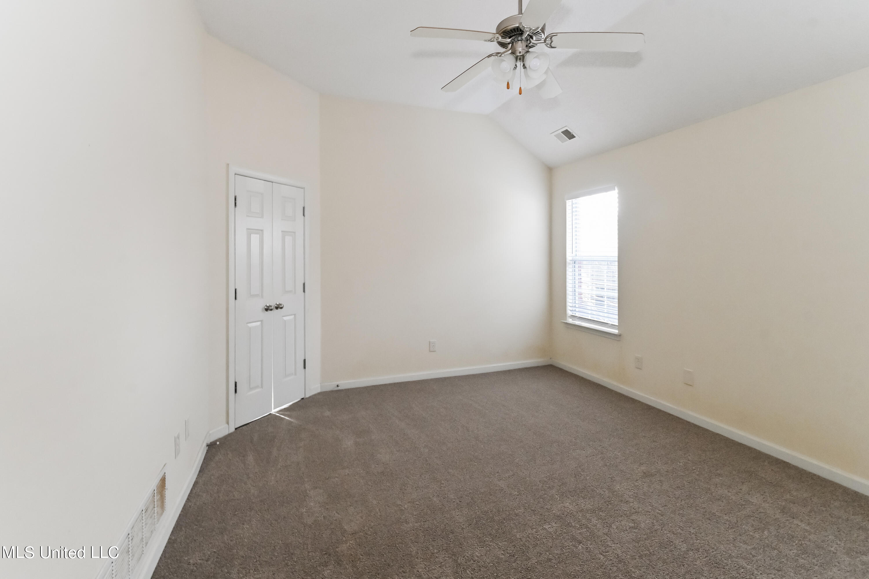 9959 Stage Run Drive Olive Branch, MS 38654 - Photo 8 of 15 023-photo-primary-bedroom-13553131