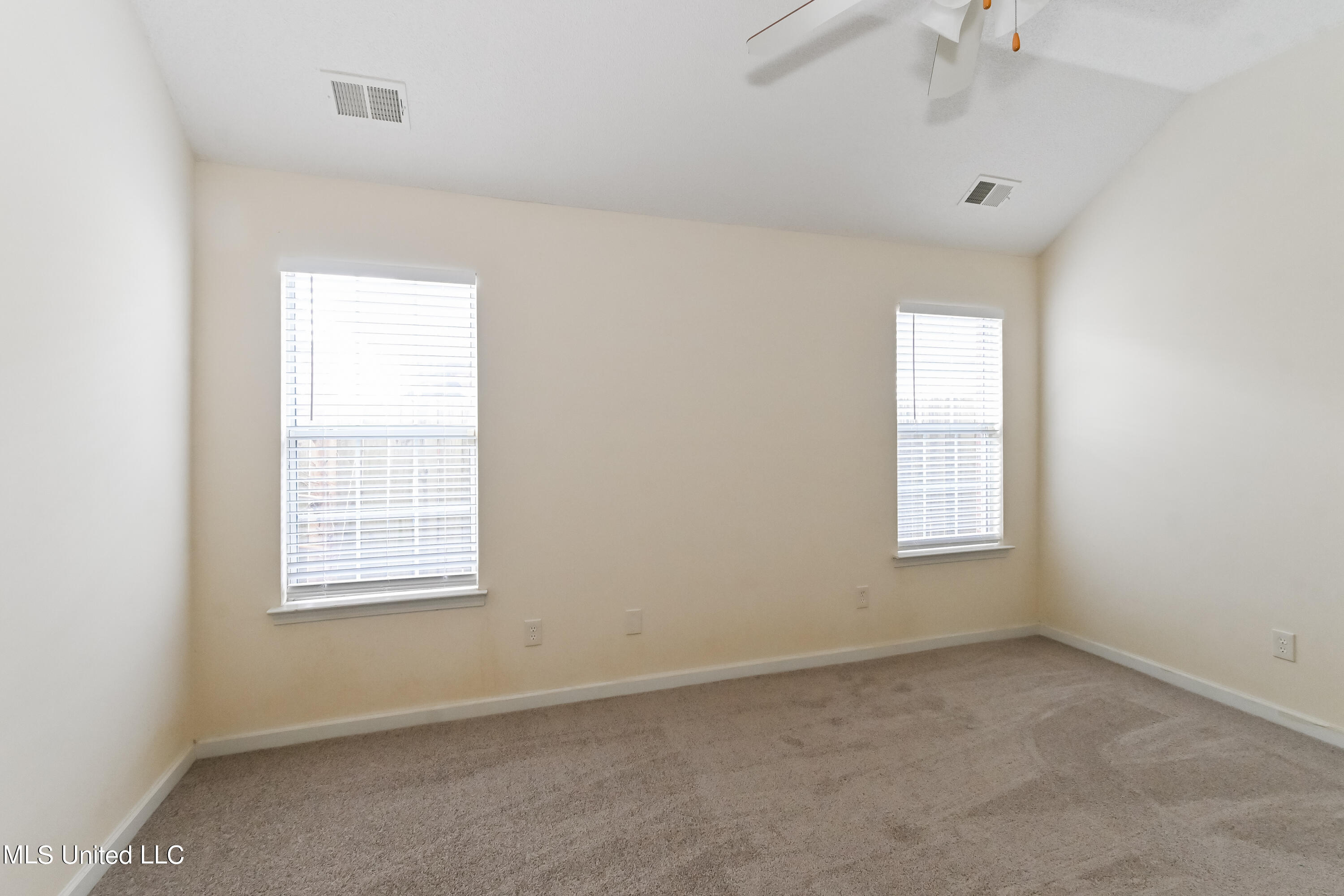 9959 Stage Run Drive Olive Branch, MS 38654 - Photo 9 of 15 024-photo-primary-bedroom-13553132