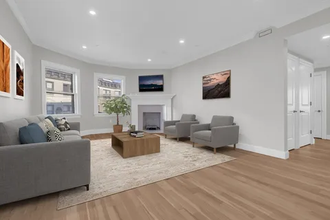 $7,000 | 1396 Beacon Street, Unit 3, Brookline, MA 02446