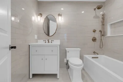 $7,000 | 1396 Beacon Street, Unit 3, Brookline, MA 02446