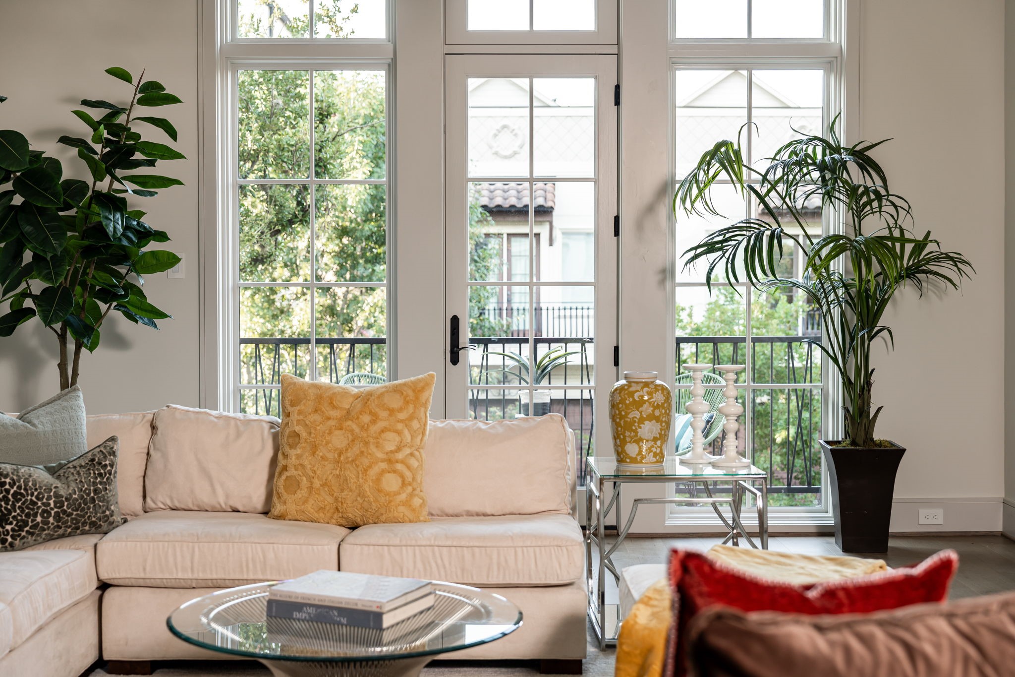 1215 West Pierce Street Houston, TX 77019 - Photo 17 of 40 The home features Sierra Pacific aluminum-clad wood windows throughout for years of maintenance-free enjoyment. Doors feature Entek hardware and exposed-metal hinges.