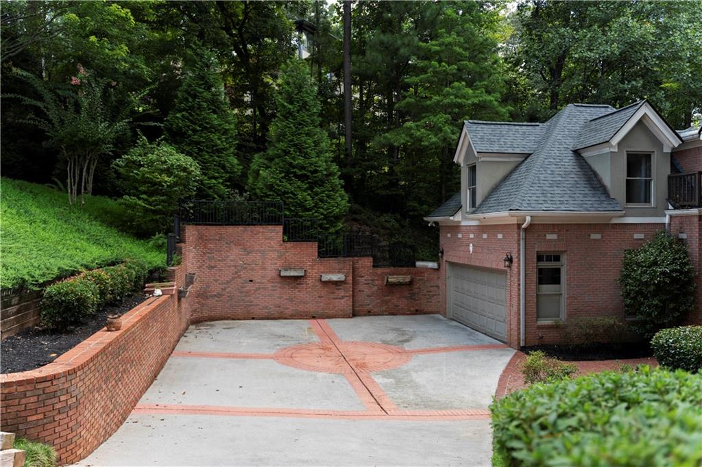 27 Wing Mill Road Sandy Springs, GA 30350 - Photo 4 of 68 Gallery Image 4