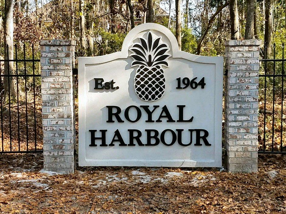 Royal Harbor entrance