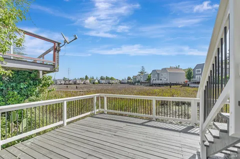 $1,024,000 | 2589 Topaz Drive, Novato, CA 94945