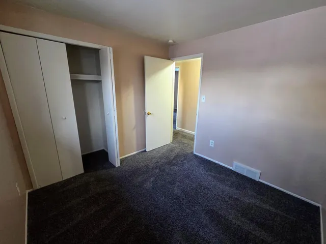 $178,500 | 15700 Oakbrook Street, Romulus, MI 48174