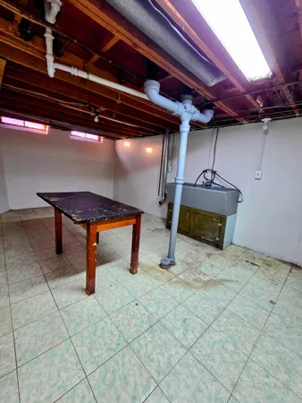 $180,000 | 15700 Oakbrook Street, Romulus, MI 48174