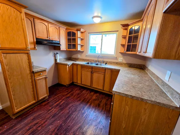 $180,000 | 15700 Oakbrook Street, Romulus, MI 48174