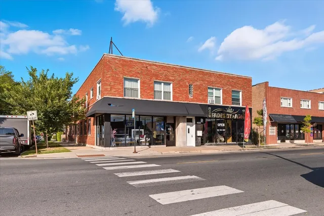 $1,299 | 3302 North Harlem Avenue, Unit 4, Chicago, IL 60634