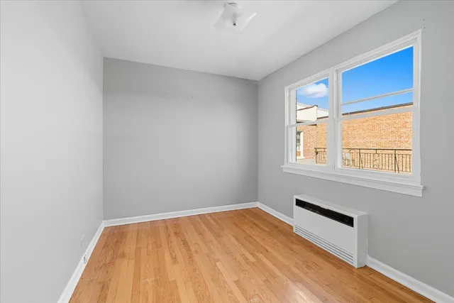 $1,299 | 3302 North Harlem Avenue, Unit 4, Chicago, IL 60634