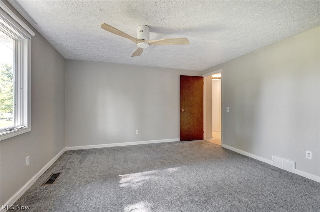 9985 Prospect Road Strongsville, OH 44149 - Photo 16 of 41