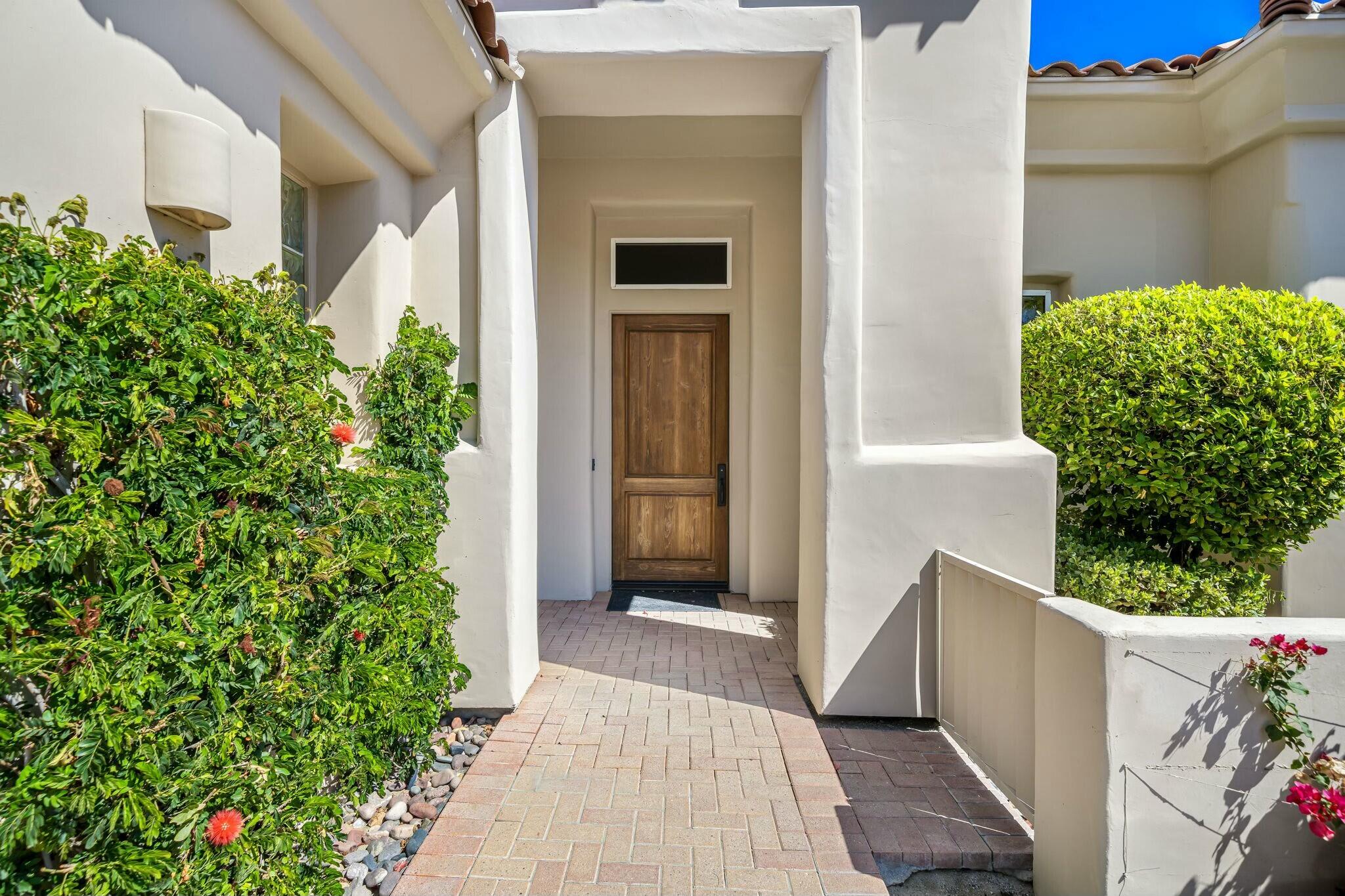 126 Loch Lomond Road Rancho Mirage, CA 92270 - Photo 9 of 40 tempImageEgJq4v