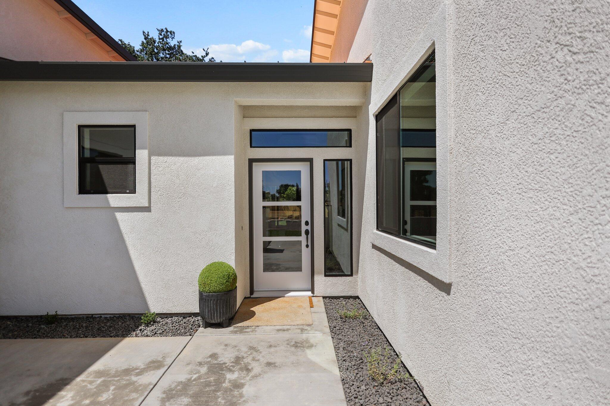 2876 River Mist Walk Redding, CA 96001 - Photo 2 of 40 40-web-or-mls-8Q0A5767