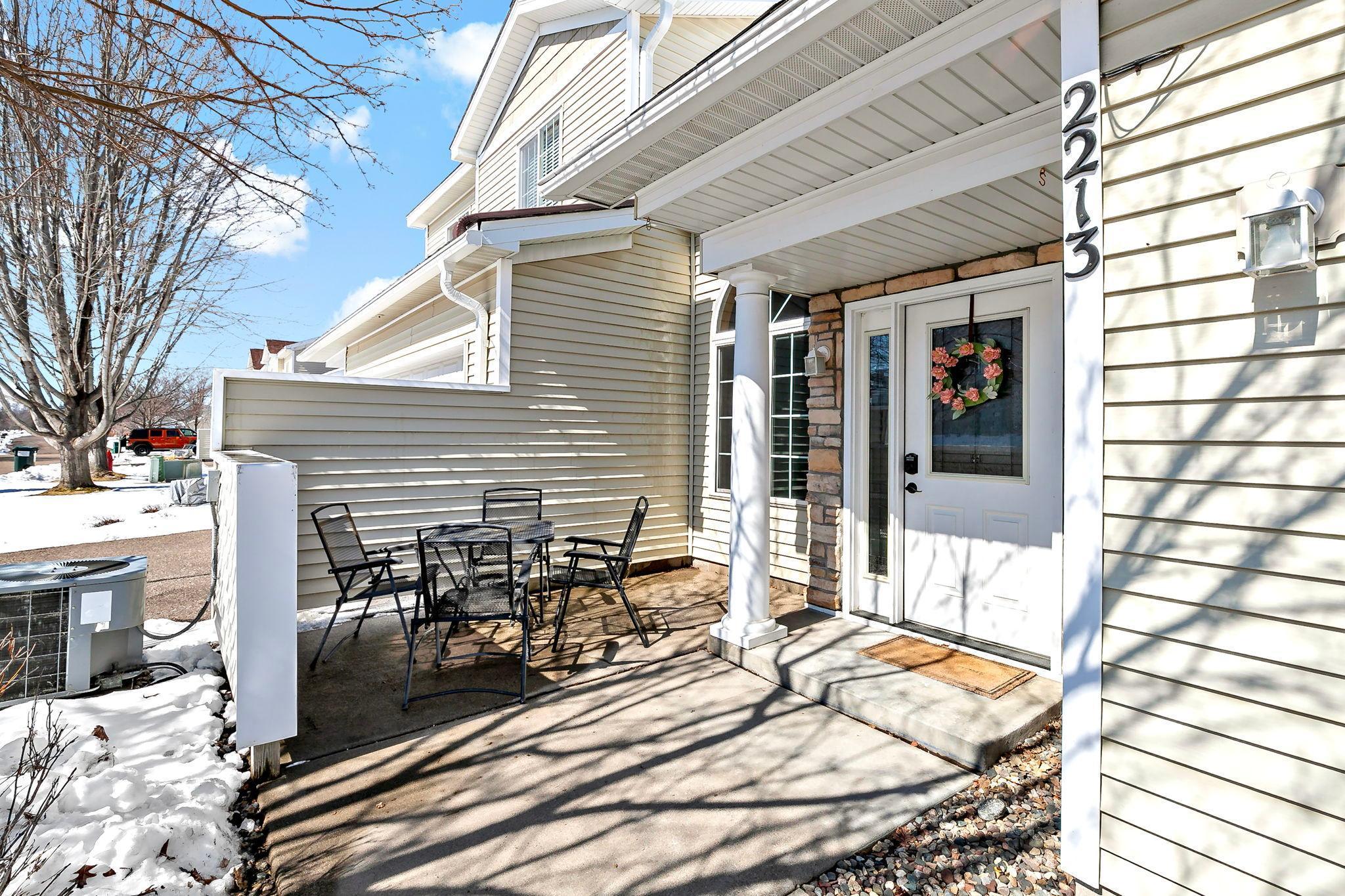 2213 Holly Curve Hudson, WI 54016 - Photo 3 of 33