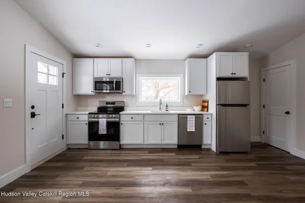 $2,250 | 3004 West Church Street, Unit COTTAGE, Pine Plains, NY 12567