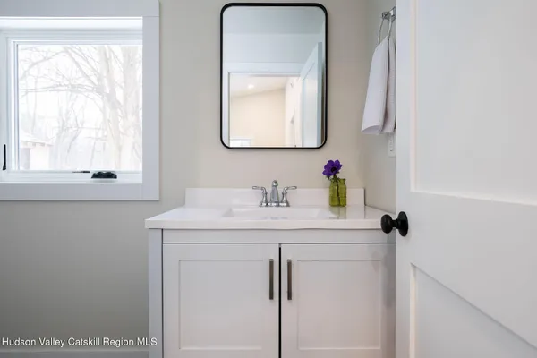 $2,250 | 3004 West Church Street, Unit COTTAGE, Pine Plains, NY 12567