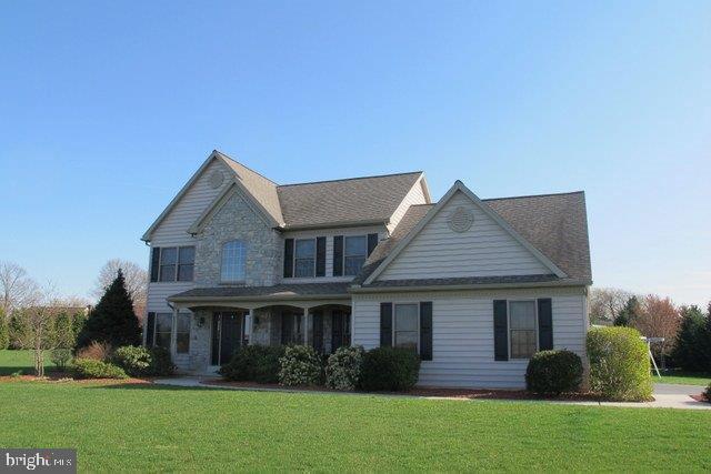 736 Rohen Ridge Drive Lititz, PA 17543 - Photo 2 of 32