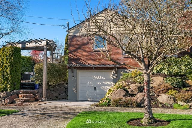 a view of a door of a brick building