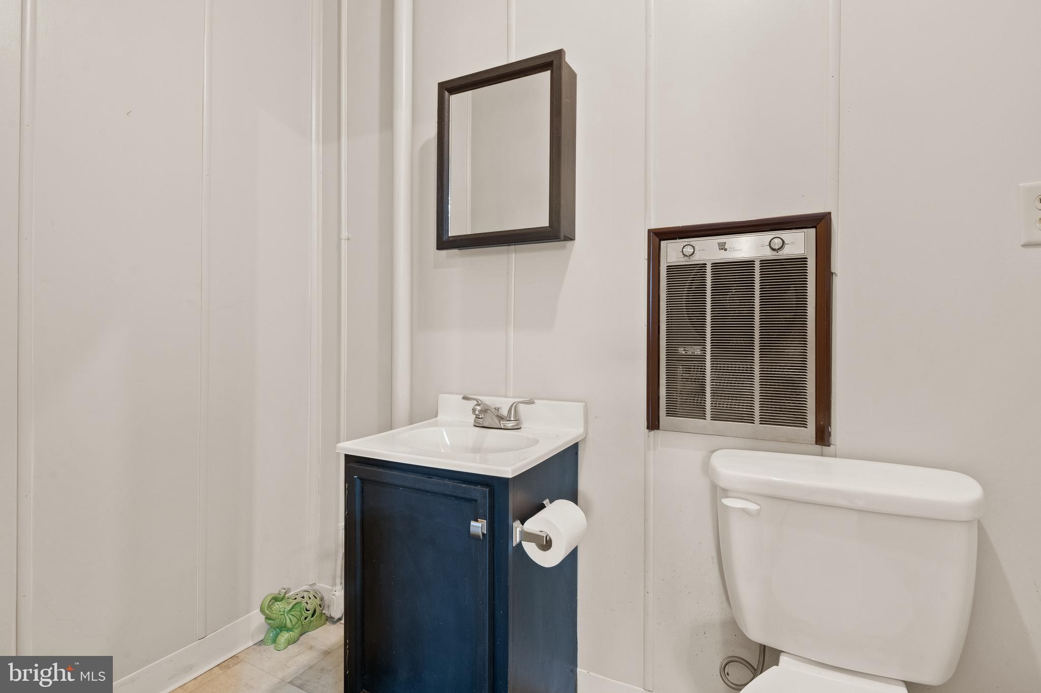 23 Quarry Road Leola, PA 17540 - Photo 29 of 39 Half Bathroom