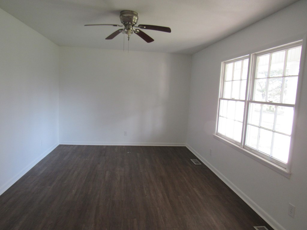 902 Deborah Street Dothan, AL 36301 - Photo 3 of 9