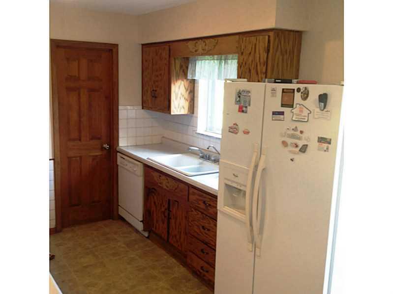 8039 Folkstone Road Indianapolis, IN 46268 - Photo 11 of 24 Gallery Image 11