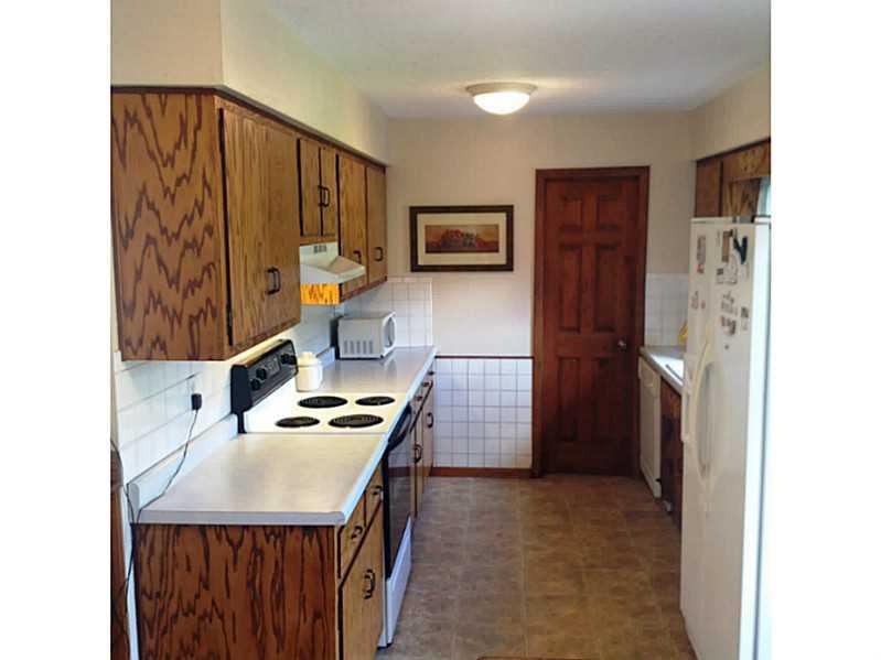 8039 Folkstone Road Indianapolis, IN 46268 - Photo 9 of 24 Gallery Image 9