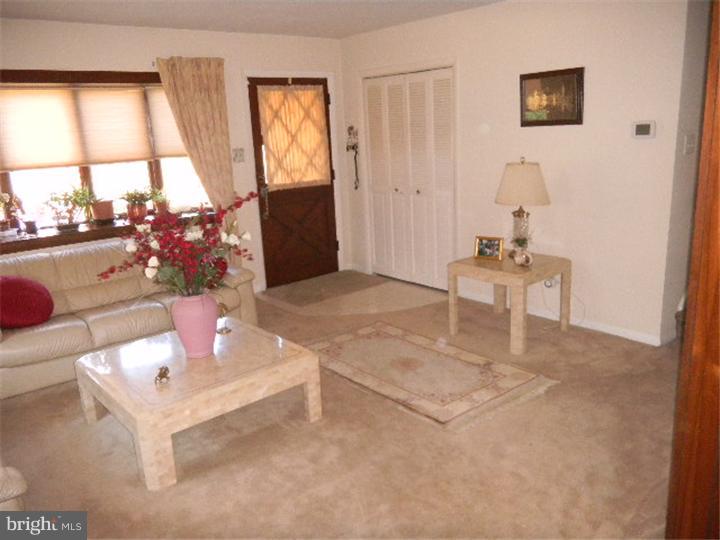 117 Lawrence Road Broomall, PA 19008 - Photo 5 of 17