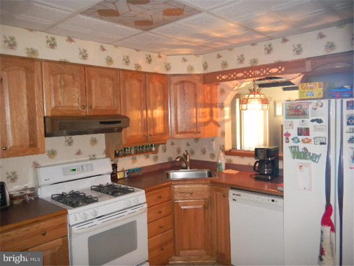 117 Lawrence Road Broomall, PA 19008 - Photo 7 of 17