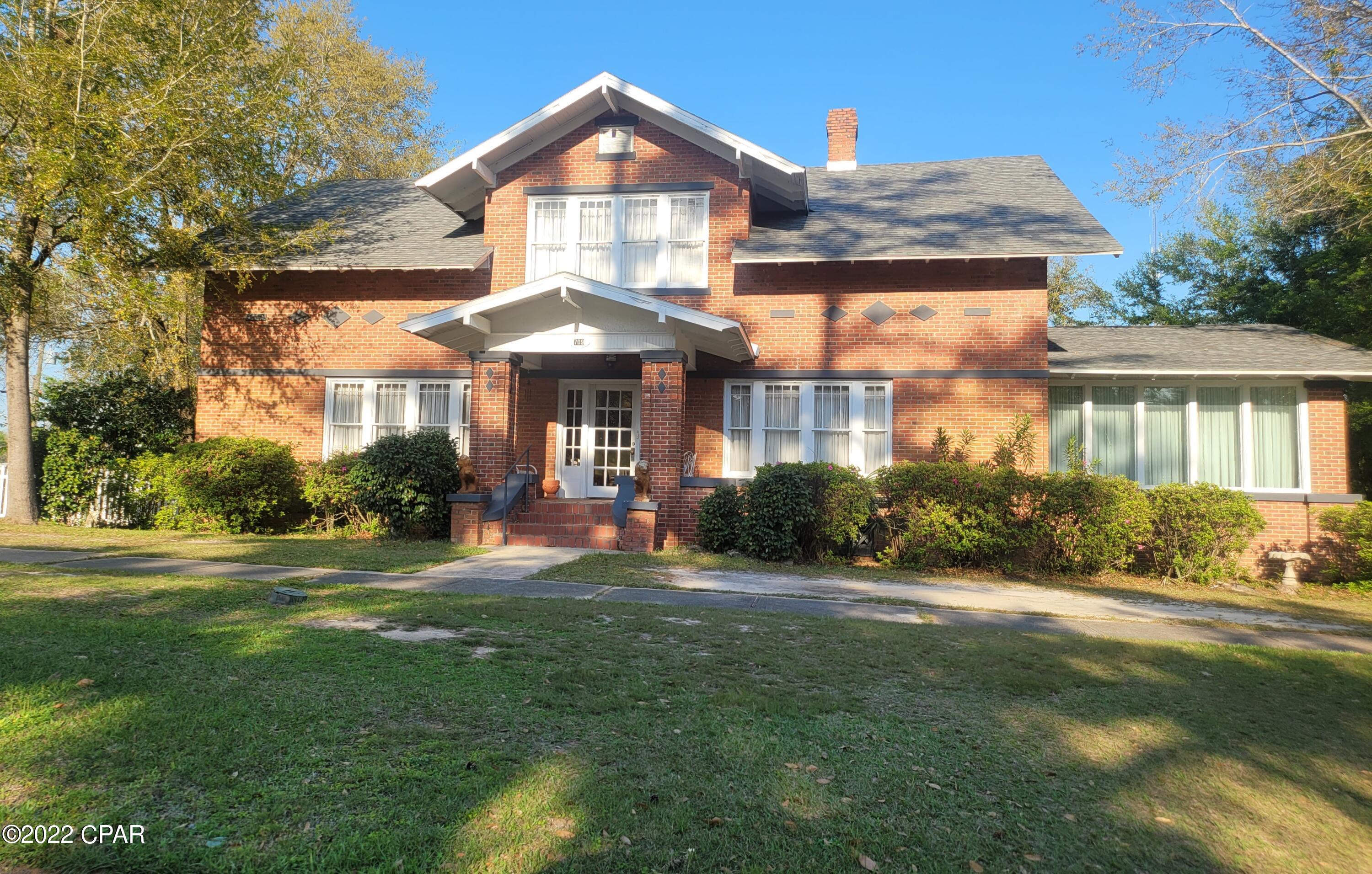 709 5th Street Chipley, FL 32428 - Photo 1 of 21