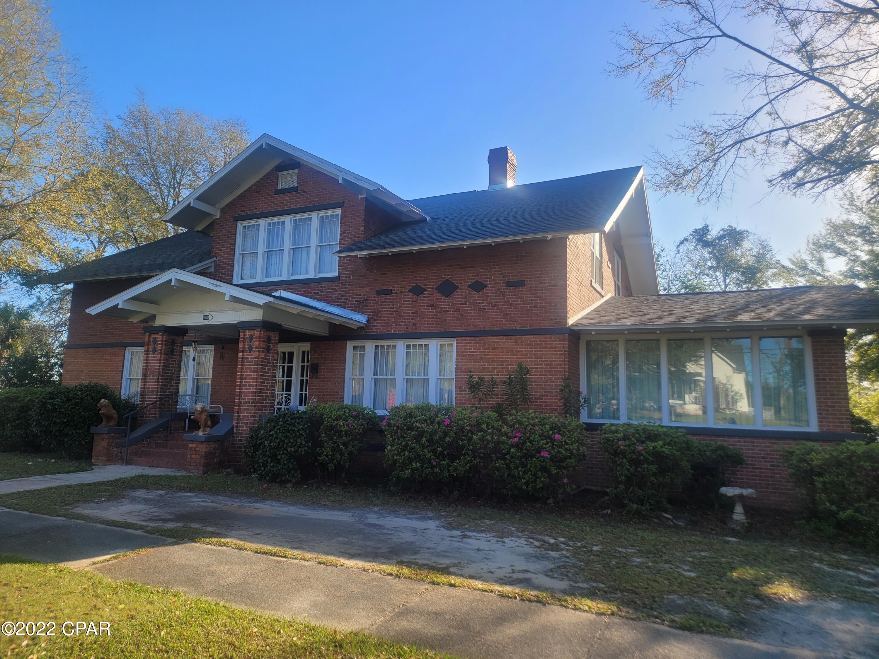 709 5th Street Chipley, FL 32428 - Photo 2 of 21