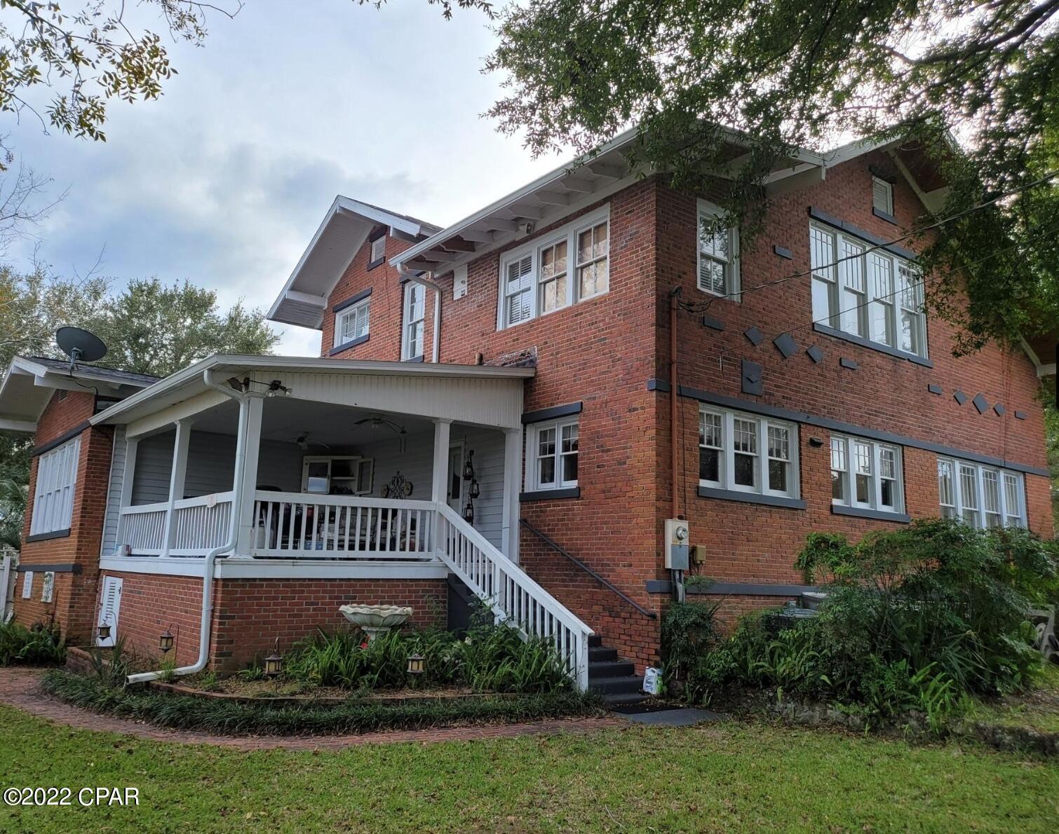 709 5th Street Chipley, FL 32428 - Photo 4 of 21