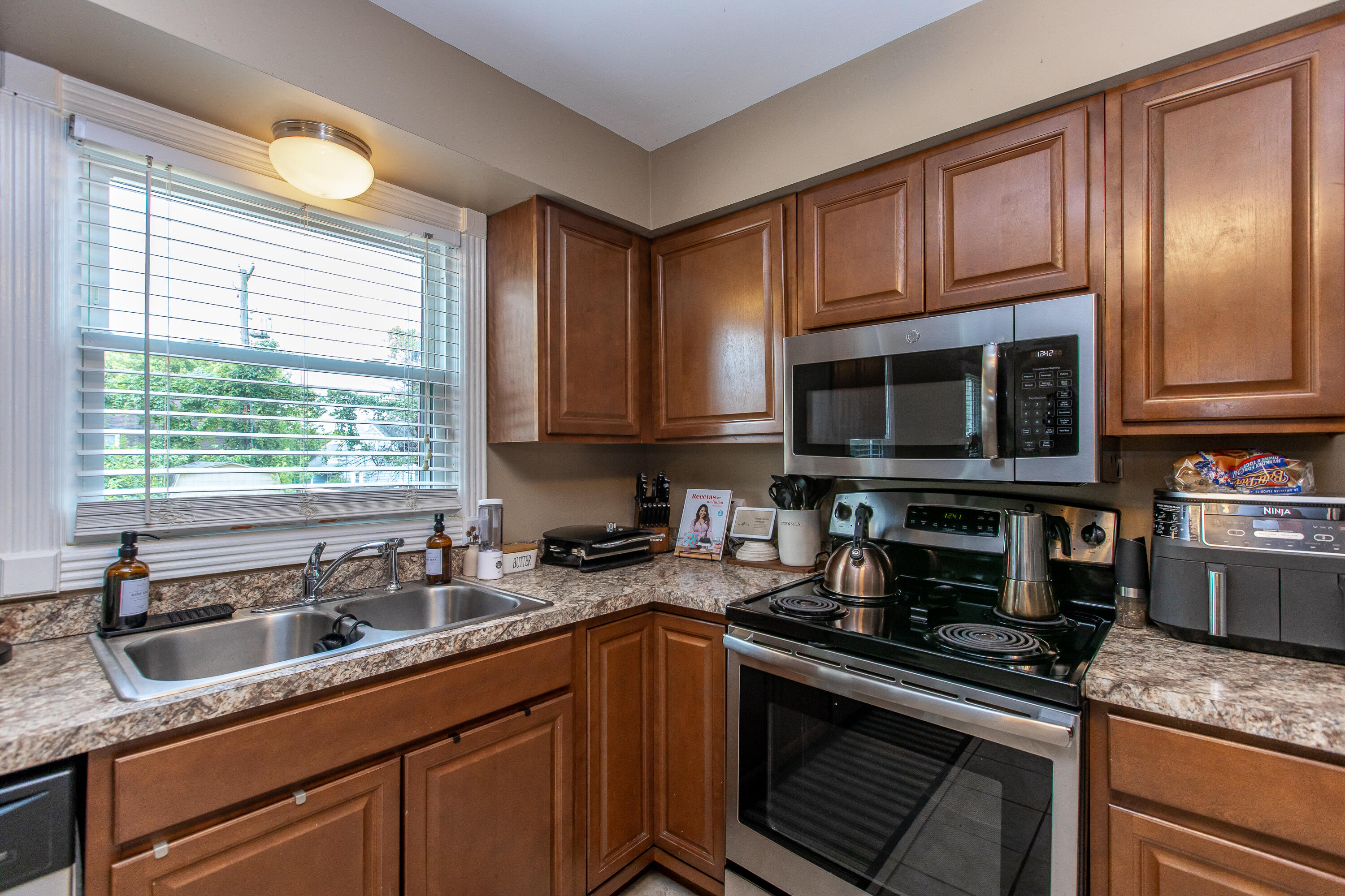 1124 Wood Ridge Road Lexington, KY 40514 - Photo 14 of 34 3-10