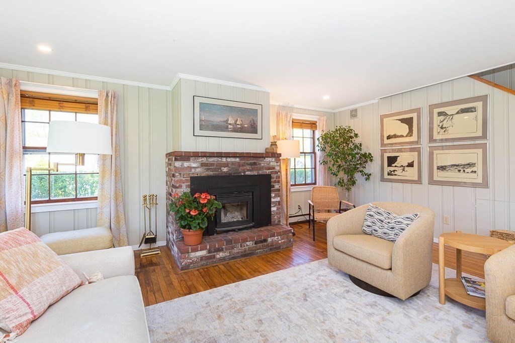 13 Vulcan Street Gloucester, MA 01930 - Photo 11 of 36