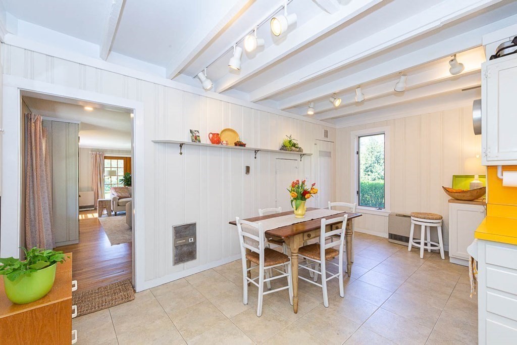 13 Vulcan Street Gloucester, MA 01930 - Photo 14 of 36