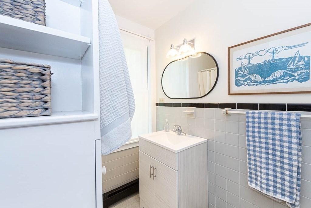 13 Vulcan Street Gloucester, MA 01930 - Photo 21 of 36